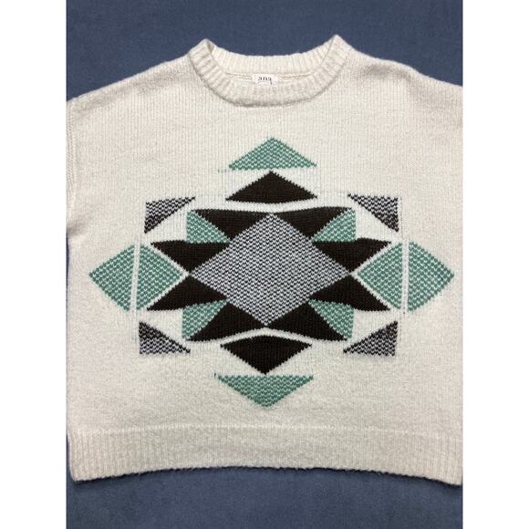 A.N.A. (A New Approach) Women’s Size Medium White Patterned Cuff Sleeve Sweater - Picture 2 of 7